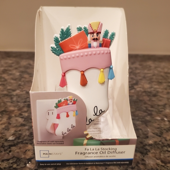 3 Pc Fragrance Oil Diffuser Bundle -  Gnome, Red Truck & Fa La La Stocking - Picture 11 of 12